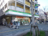 ファミリーマート俊徳道店