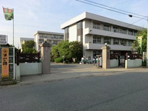 松山中学校