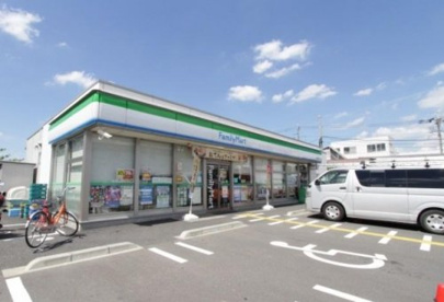 ファミリーマート三芳藤久保店の画像1