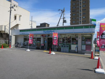 ファミリーマート京阪本通二丁目店の画像1