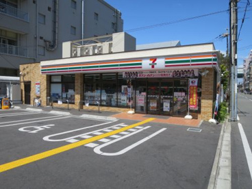 セブンイレブン京阪本通１丁目東店の画像1
