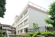 平塚市立崇善小学校