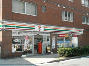 セブン‐イレブン 横浜金沢八景駅前店の画像1