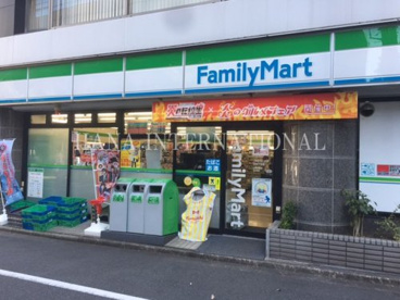  ファミリーマート芝四丁目店の画像1