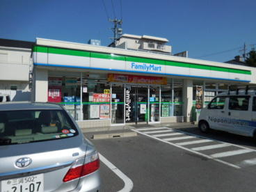 ファミリーマート 安城駅北店の画像1