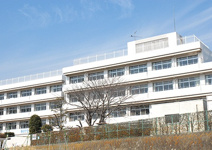 秦野市立鶴巻中学校