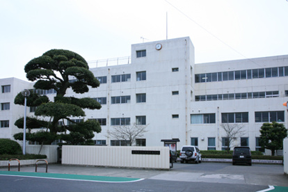 伊勢原市立伊勢原中学校の画像1