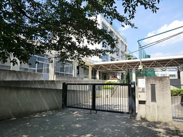 新宿区立落合第二中学校の画像2