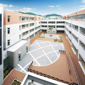 箕面市立彩都の丘学園（箕面市立彩都の丘小・中学校）の画像1