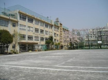 駒込中学校の画像1