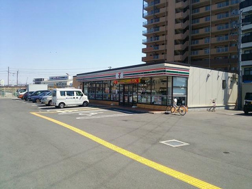  セブン-イレブン堺下田町店の画像1