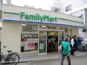 ファミリーマート原宿ストリート店の画像1