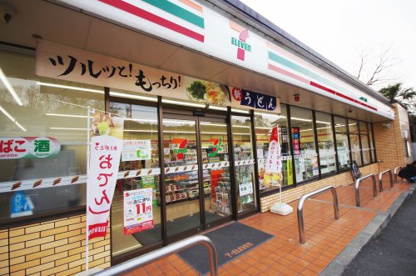 セブンイレブン 瀬戸萩殿町店の画像1