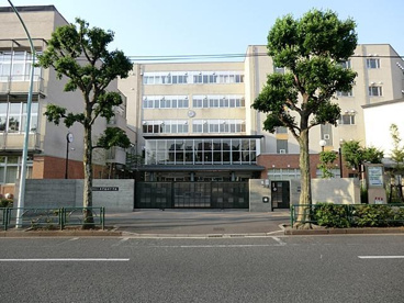 新宿区立西早稲田中学校の画像1