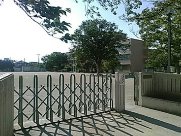甲府市立湯田小学校の画像1