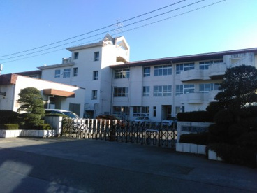中央市立田富北小学校の画像1