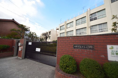 大阪市立十三小学校の画像1