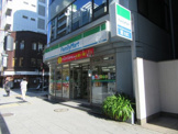 ファミリーマート神田駅東口店
