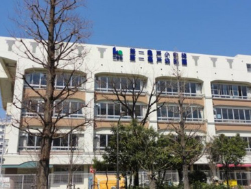 江東区立第一亀戸小学校の画像1