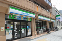 ファミリーマート小浦桜川一丁目店