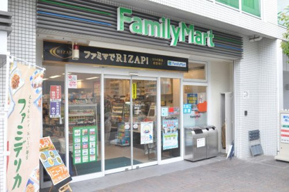 ファミリーマート新町店の画像1