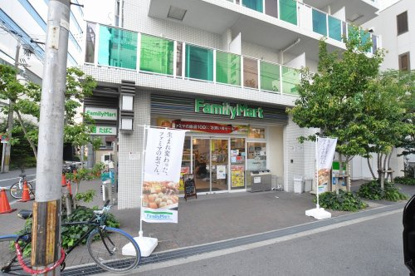 ファミリーマート新町店の画像1