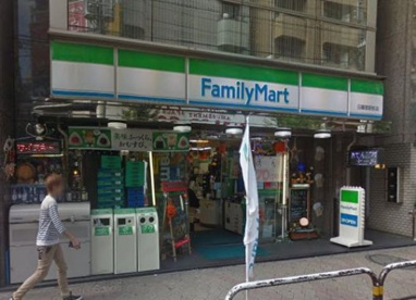 ファミリーマート日暮里駅前店の画像1