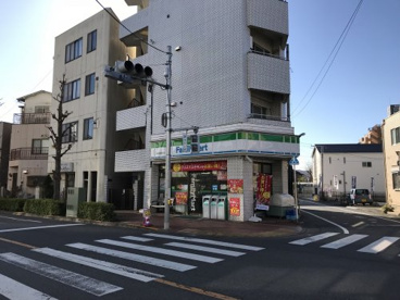 ファミリーマート東青梅駅前店の画像1