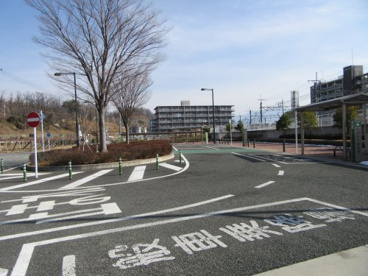 酒折駅北口ロータリーの画像2