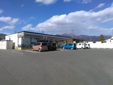 セブン-イレブン山梨加納岩店の画像1