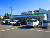 ファミリーマート高井田元町店