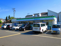 ファミリーマート高井田元町店