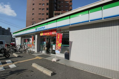 ファミリーマート本庄西一丁目店の画像1