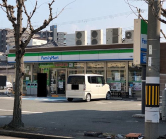 ファミリーマート 和歌山小松原店の画像1