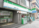 ファミリーマート瓦屋町二丁目店