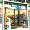 コンビニエンスストア ファミリーマート 本町橋店