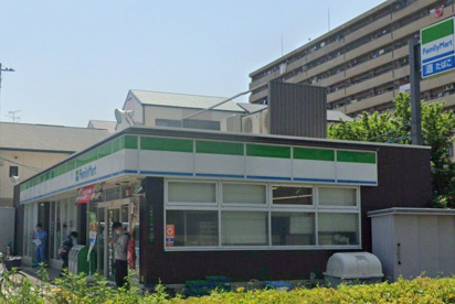 ファミリーマート 泉尾七丁目店の画像1