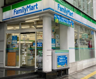 ファミリーマート 曽根崎新地店の画像1