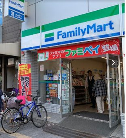 ファミリーマート 大正駅前店の画像1