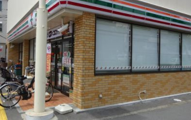 セブンイレブン大阪中本5丁目店の画像1
