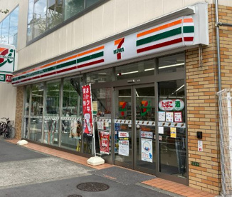 セブンイレブン 大阪中崎町店の画像1