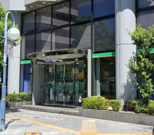 りそな銀行 南森町支店の画像1