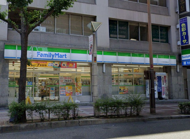 ファミリーマート K2梅田茶屋町店の画像1