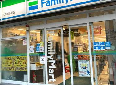 ファミリーマート 心斎橋駅前店の画像1