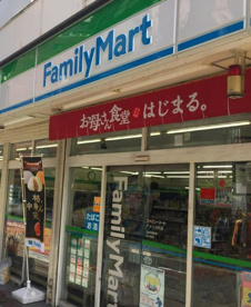 ファミリーマート アメリカ村店の画像1