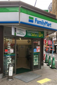 ファミリーマート 西心斎橋店の画像1