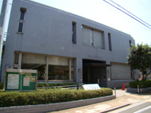 杉並区立西荻図書館