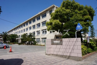 福岡市立宮竹小学校の画像1