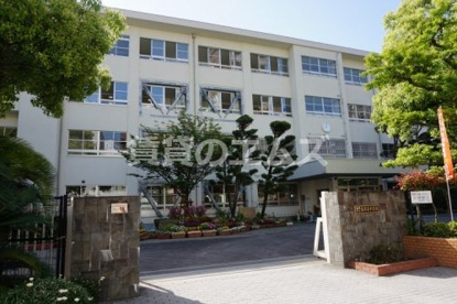 福岡市立東住吉中学校の画像1