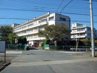 北本市立栄小学校の画像1